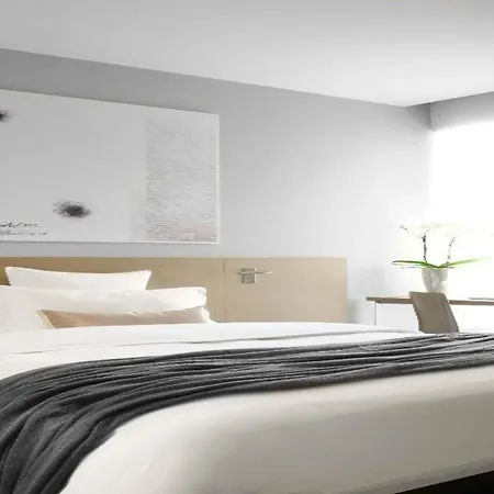 Cubo Hotel 4*
