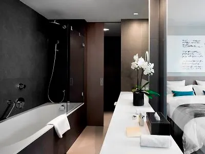 Cubo Hotel 4*