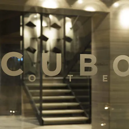 Hotel Cubo 4*